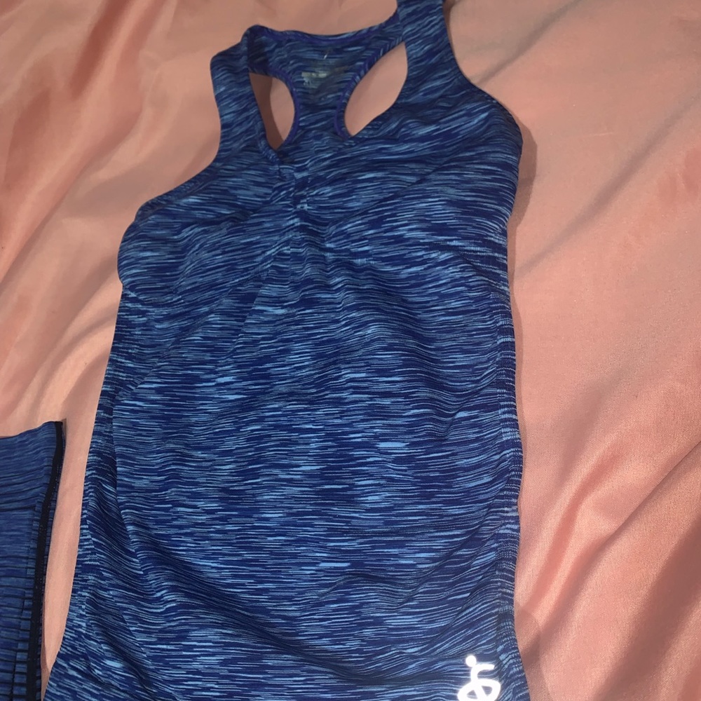 Top Amazing Sports/ Leggings Yelete perfect match